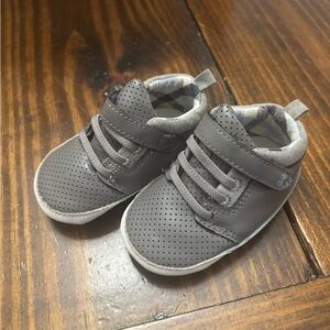 Surprize by Stride Rite Ben sneakers in a gray color.